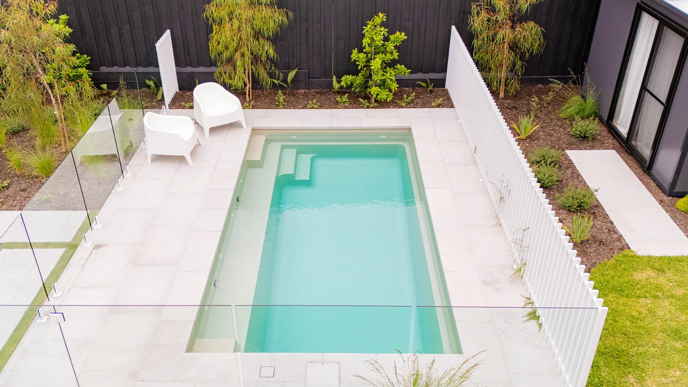 IMG NP AU Escape 6.10 Beach Beaumaris 2560×1344 The Escape 6m - fibreglass swimming pool in beach colour