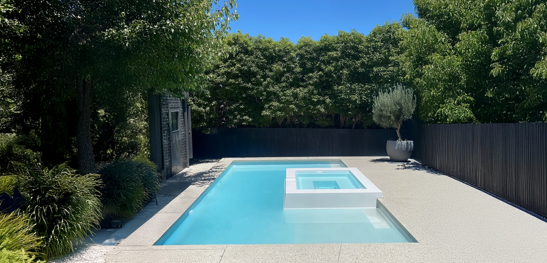 The Muse with Raised Spa - A fibreglass pool with in-built raised spa