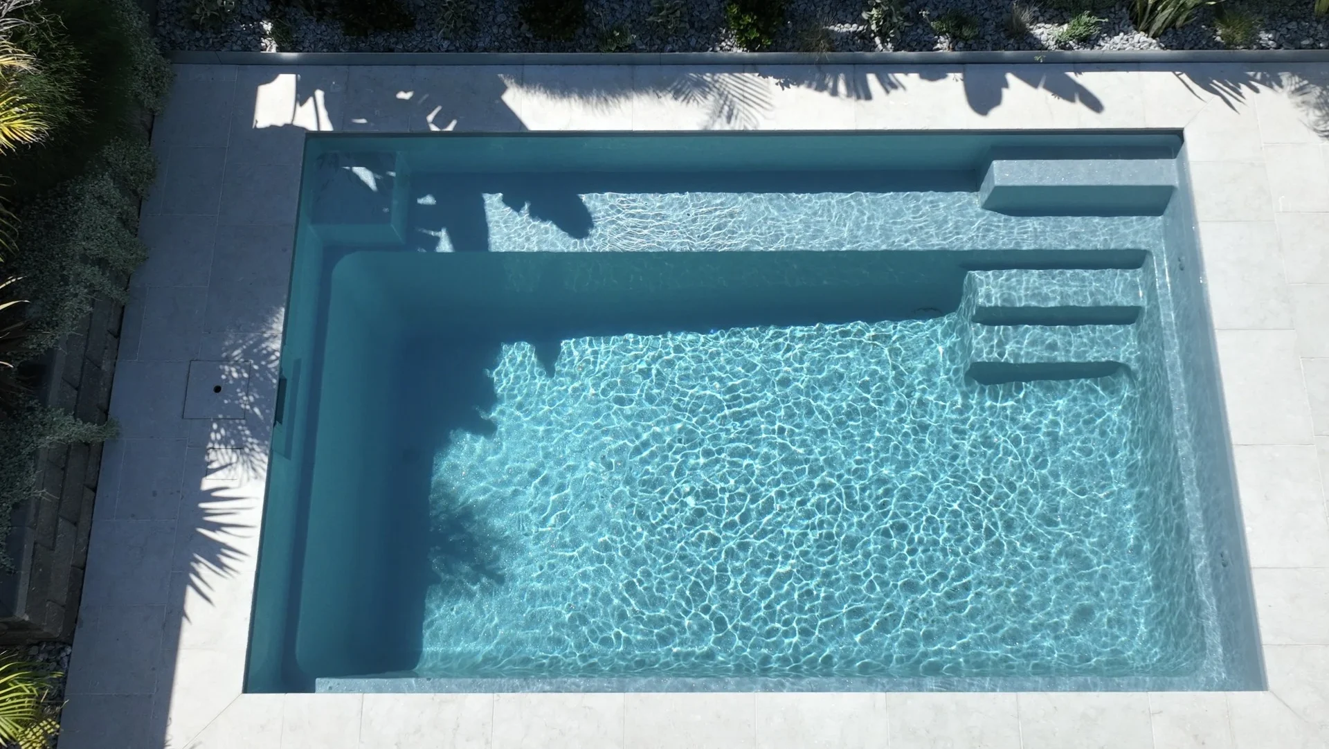 The Escape 5.00m in Mist - a Nexus Pools' plunge pool
