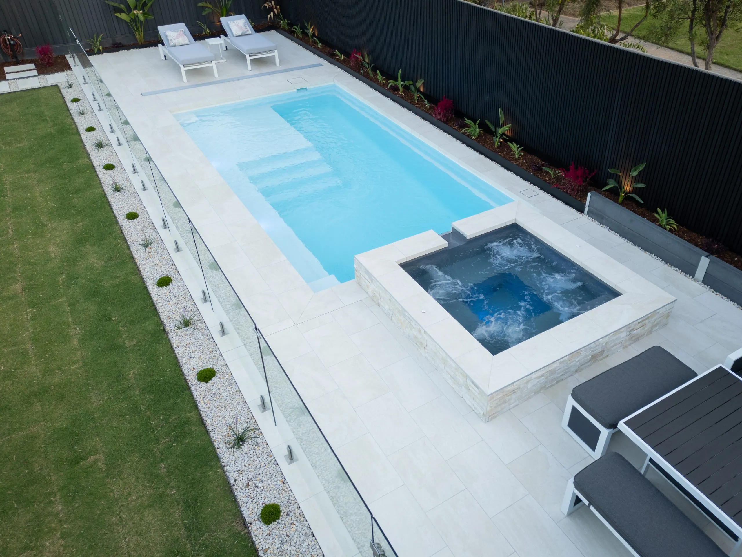 IMG NP AU Unity 7 Haven Overflow Tanzanite Rowville 002 The Unity 7.00m in Pearl and The Haven Spa with Overflow