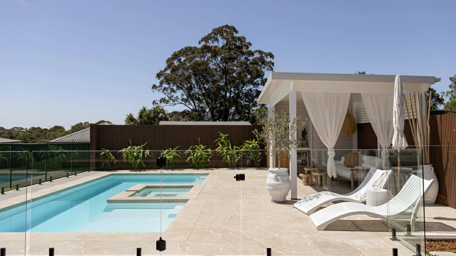 IMG NP AU Muse 7 Pearl Billabong Pool Co 002 – Appin The Muse with Spa 7.60m in Pearl installed by Billabong Pools Co.