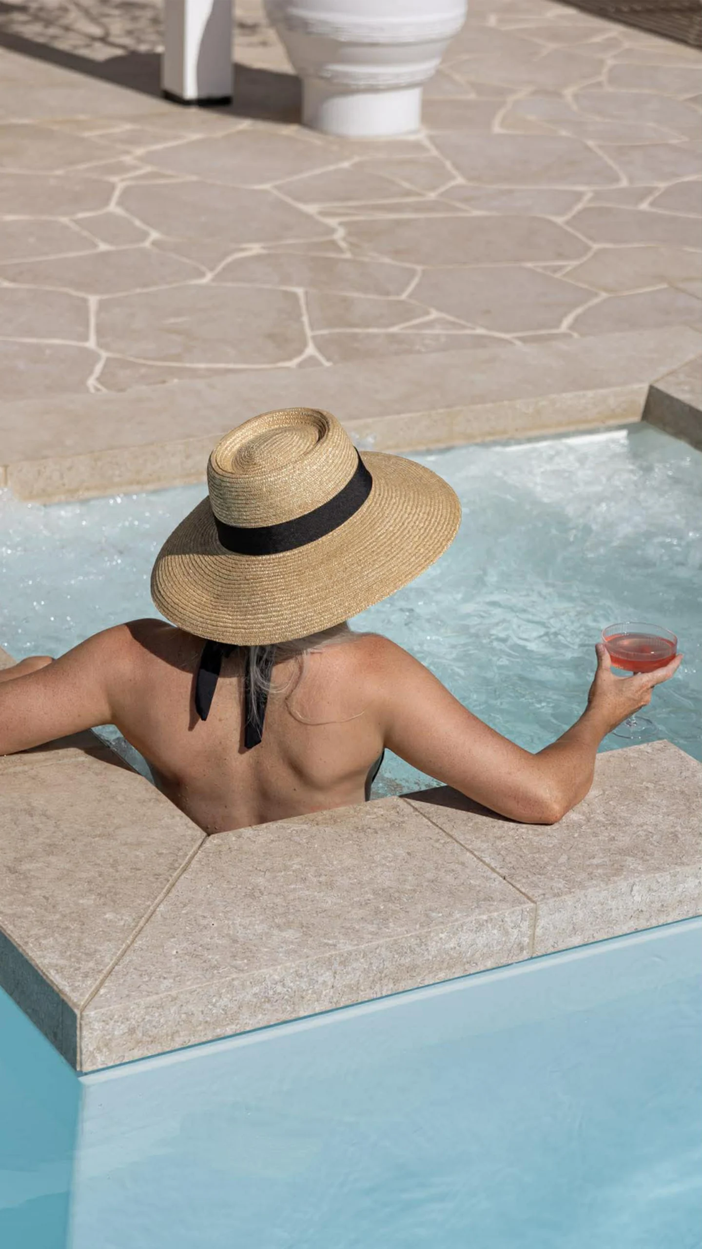IMG NP AU Muse 7 Pearl Billabong Pool Co 005 – Appin The Muse with Spa 7.60m in Pearl installed by Billabong Pools Co.