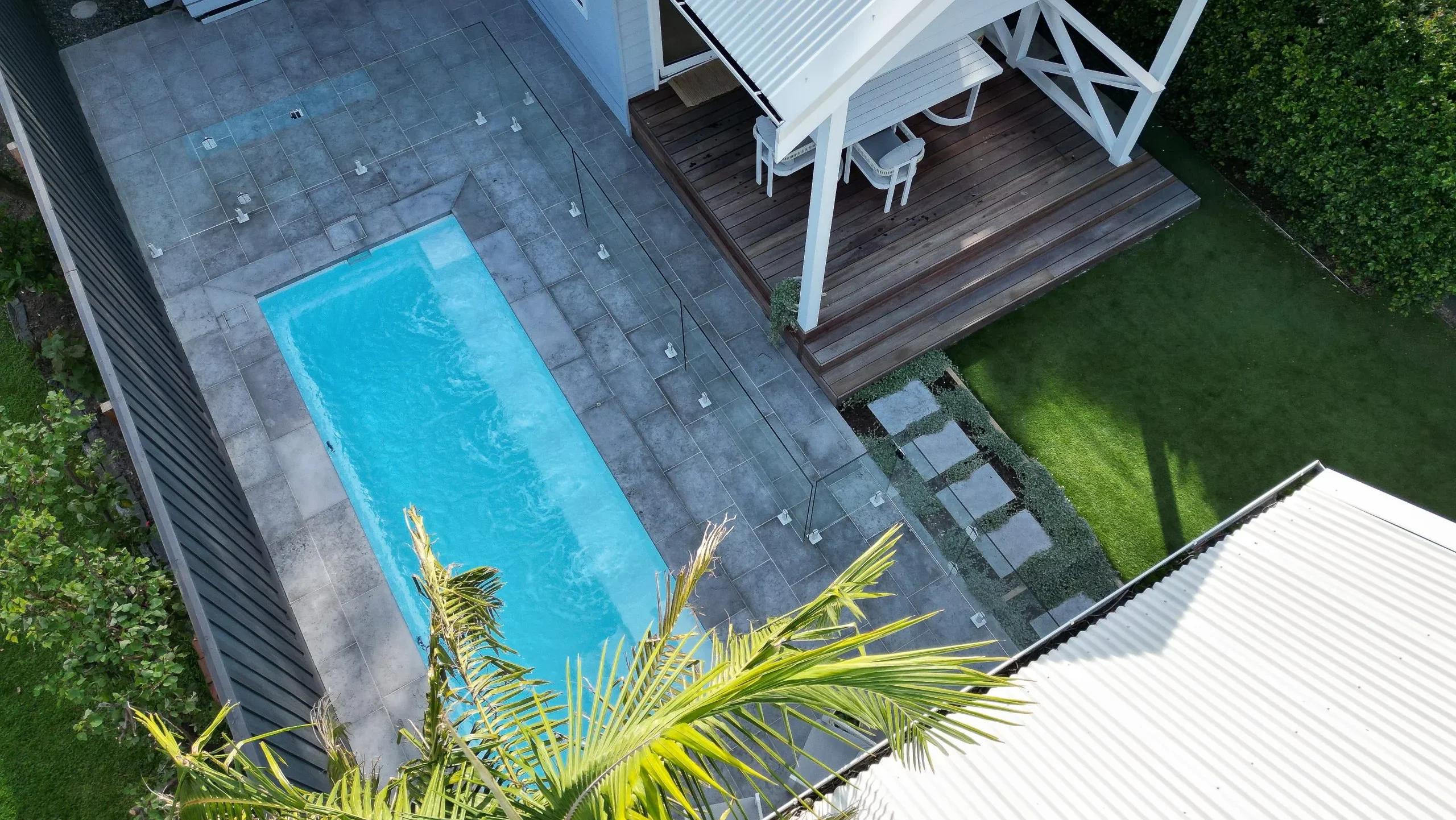 The Journey 6.10m in Pearl, installed by Tanzanite Pools in Hampton, VIC
