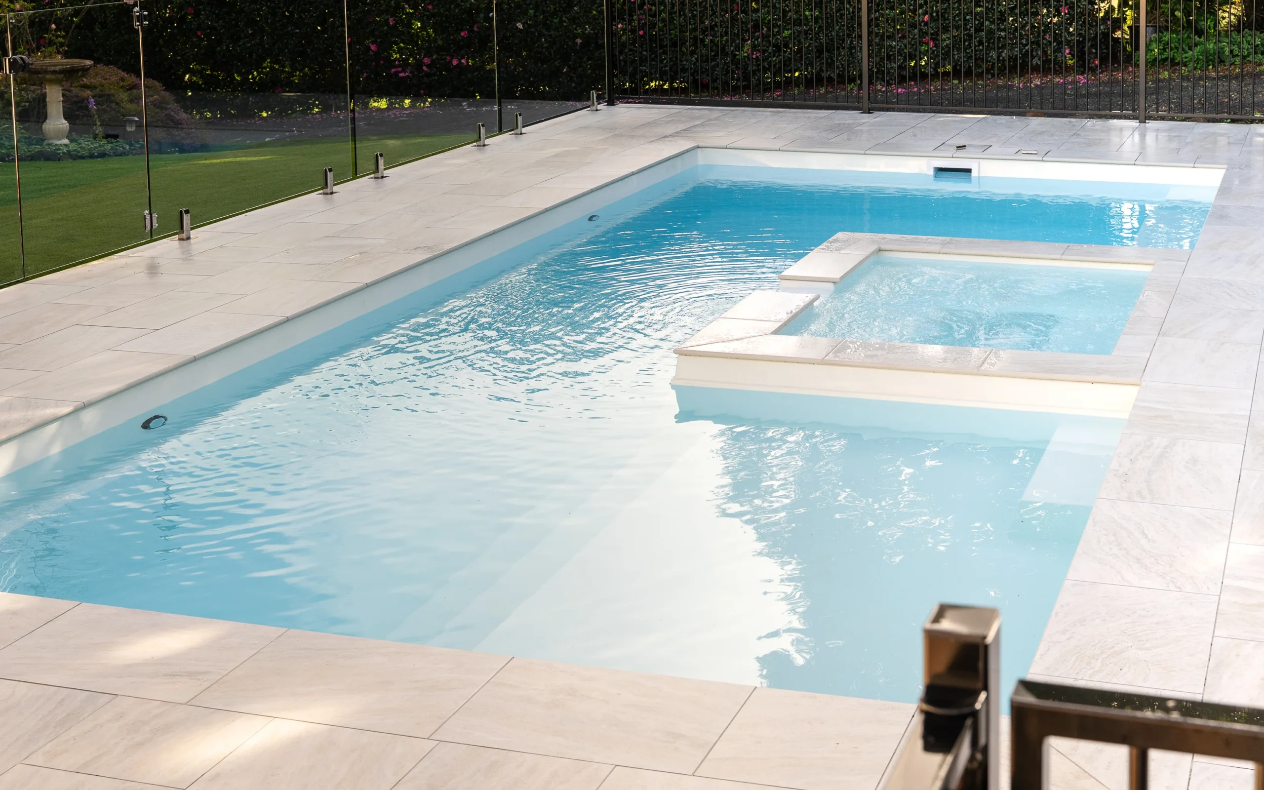 The Muse with Spa 7.62m in Pearl installed by Nexus Pools Sunshine Coast North